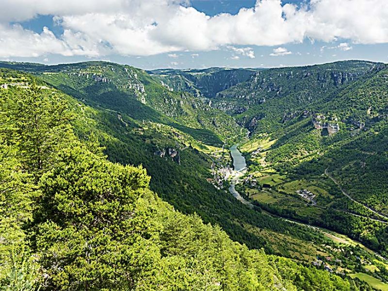 Camping Le Caussanel en Aveyron Ciela Village environs
