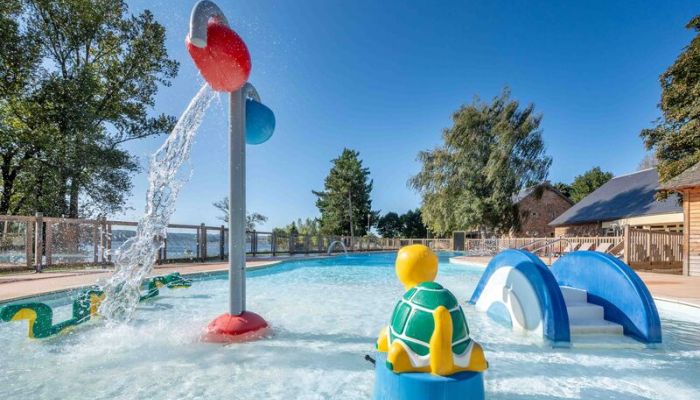 Camping Le Caussanel en Aveyron Ciela Village espace aquatique