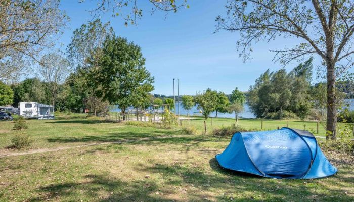 Camping Canet-de-Salars Ciela Village Le Caussanel camping 4 étoiles Aveyron emplacement nu