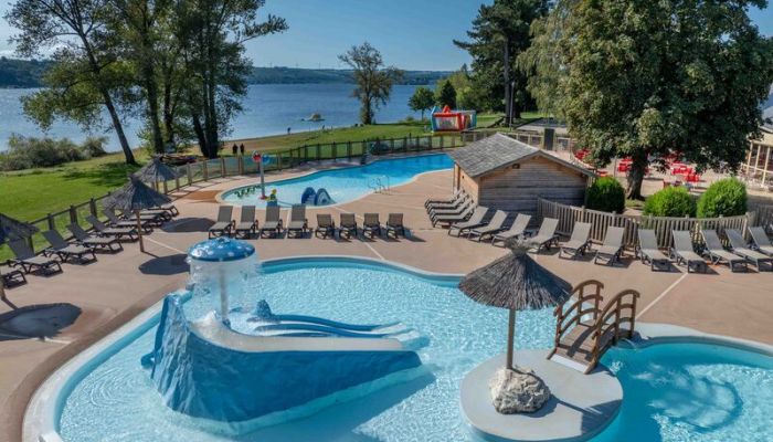 Camping Le Caussanel en Aveyron Ciela Village espace aquatique