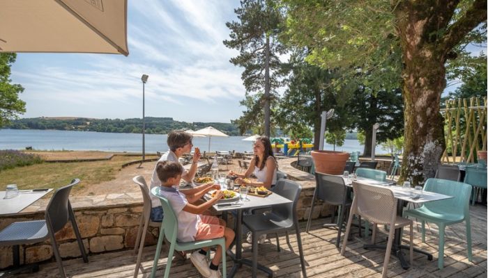 Camping Canet-de-Salars Ciela Village Le Caussanel camping 4 étoiles Aveyron restaurant