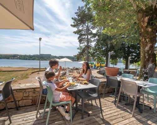 Camping Canet-de-Salars Ciela Village Le Caussanel camping 4 étoiles Aveyron restaurant