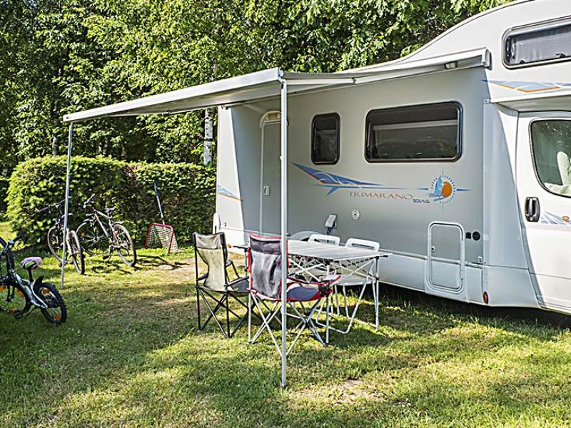 Camping Le Caussanel en Aveyron Ciela Village emplacements