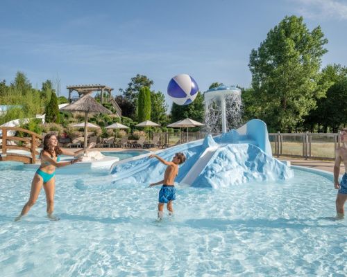 Camping Canet-de-Salars Ciela Village Le Caussanel camping 4 étoiles Aveyron piscine