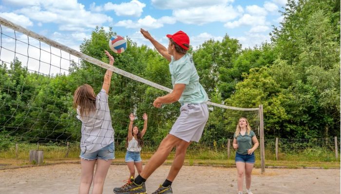 Camping Canet-de-Salars Ciela Village Le Caussanel camping 4 étoiles Aveyron volleyball