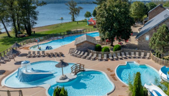 Camping Le Caussanel en Aveyron Ciela Village espace aquatique