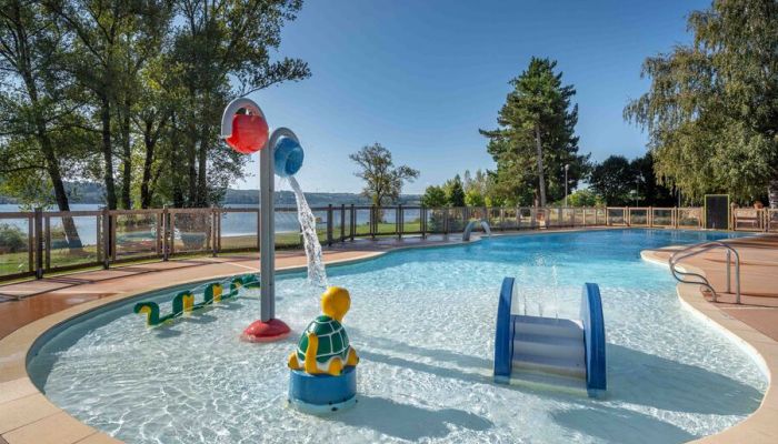 Camping Le Caussanel en Aveyron Ciela Village piscine