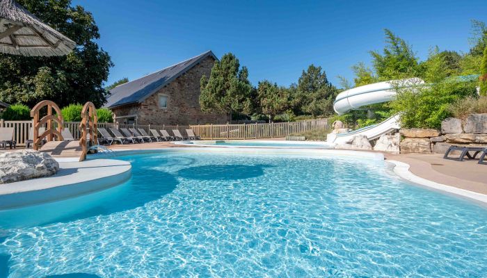 Camping Le Caussanel en Aveyron Ciela Village espace aquatique