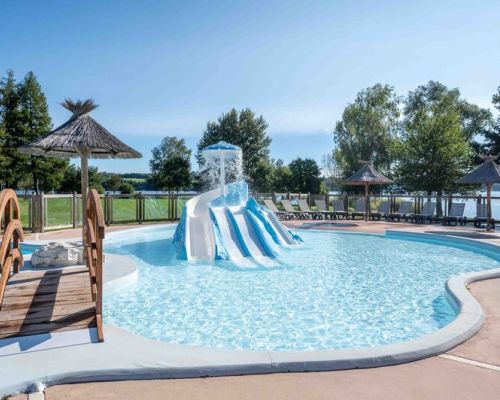 Camping Le Caussanel en Aveyron Ciela Village espace aquatique