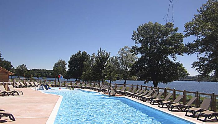 Camping Le Caussanel en Aveyron Ciela Village espace aquatique