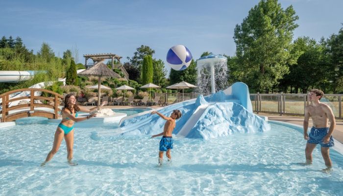 Camping Canet-de-Salars Ciela Village Le Caussanel camping 4 étoiles Aveyron piscine