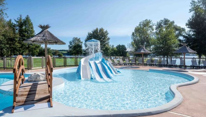 Camping Le Caussanel en Aveyron Ciela Village espace aquatique